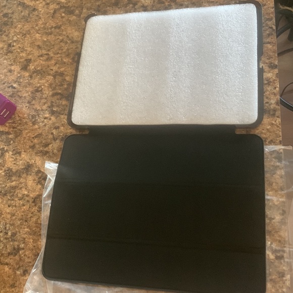 Brand new iPad Pro 11 case. Procare brand. - Picture 2 of 5